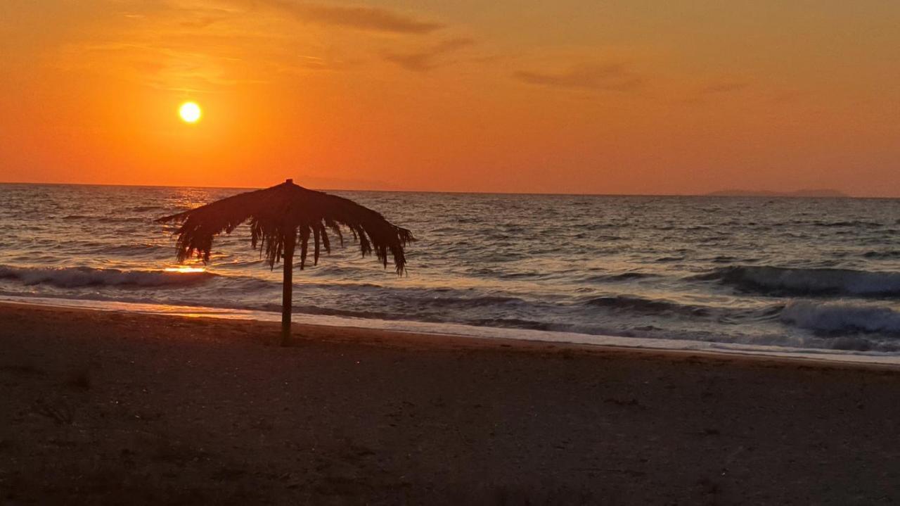 Dalas Beach House Almiros Beach ภายนอก รูปภาพ