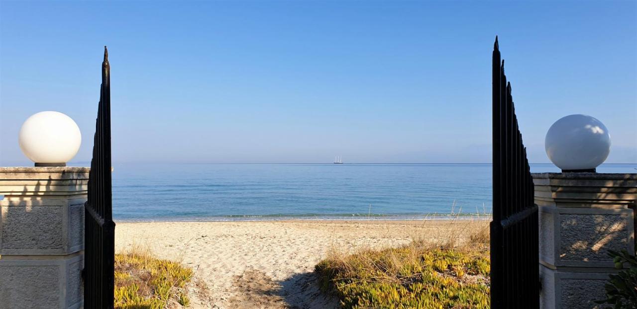 Dalas Beach House Almiros Beach ภายนอก รูปภาพ